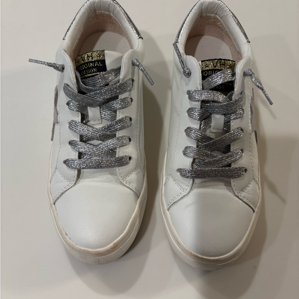 VINTAGE HAVANA Lucy Star Sneakers Size 8.5.  Good used condition.